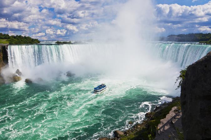 Fishing in Niagara Falls - picture of the waterfall