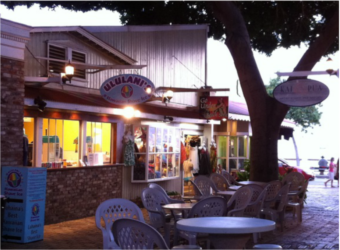 Outside Ululani's shave ice in Lahaina Picture