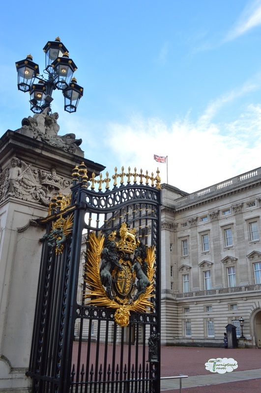 Main gates, Buckingham Palace