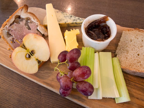 Ploughman lunches are a great dining deal in London