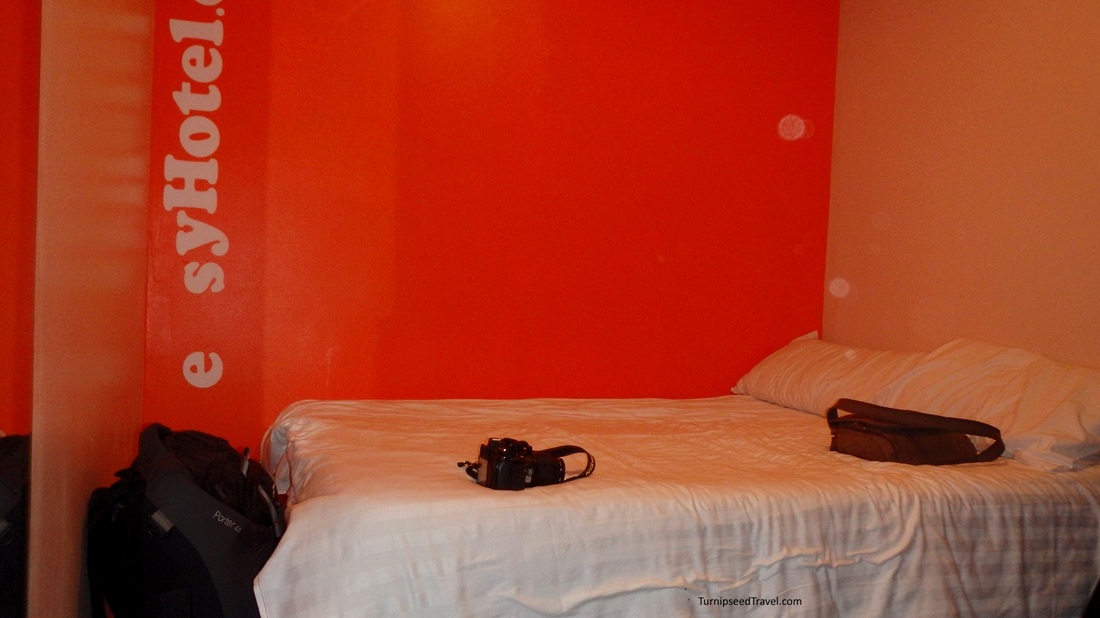 Showing how big a standard sized EasyHotel room really is. London Victoria. 