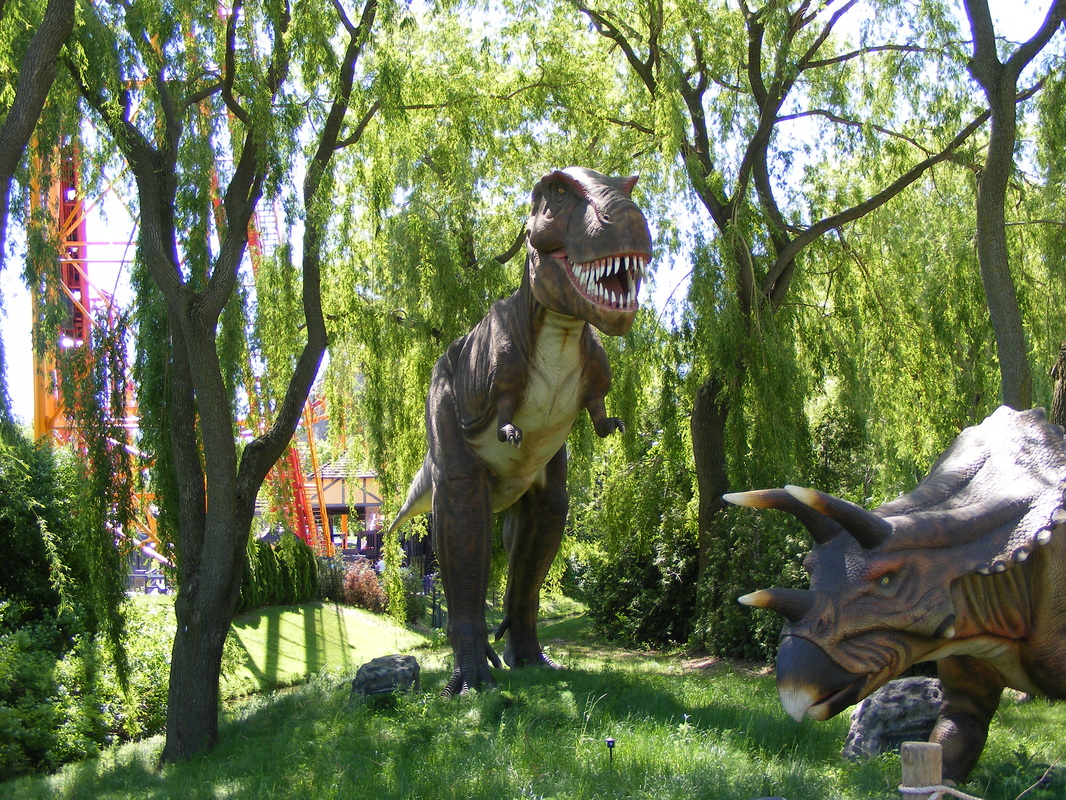 Dinosaurs at Canada's Wonderland www.turnipseedtravel.com