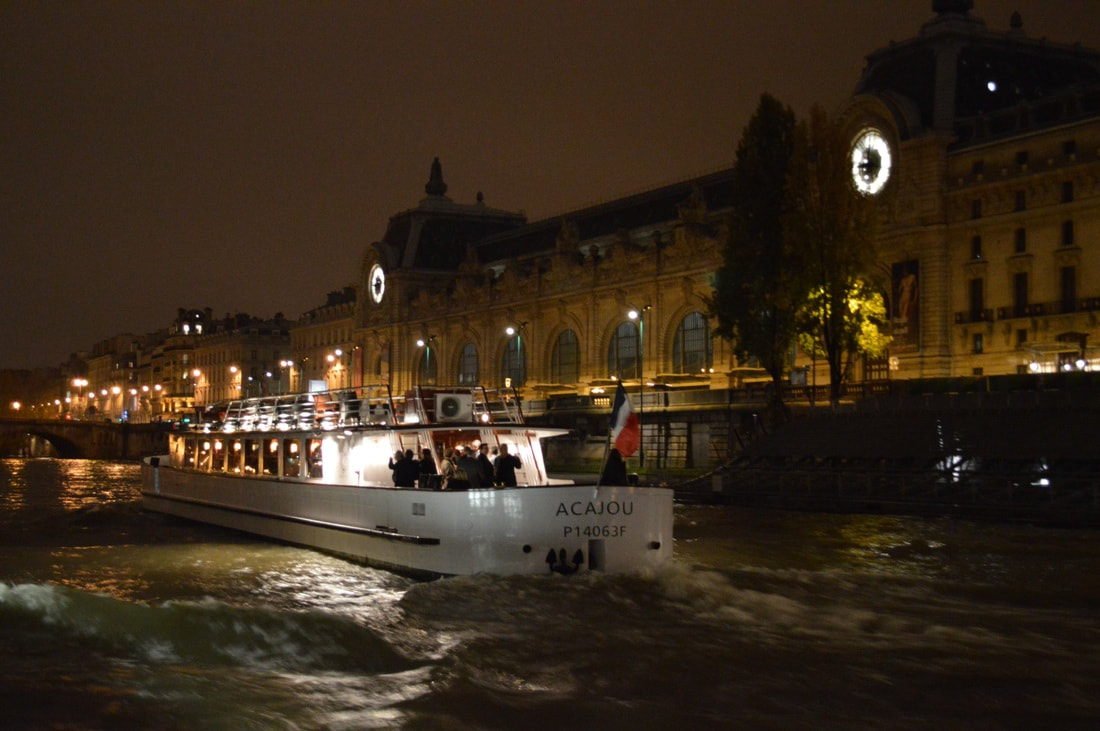 Boat tour in Paris at night Picture