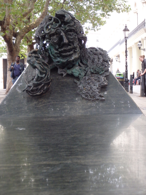 Oscar Wilde London Sculpture TurnipseedTravel.com