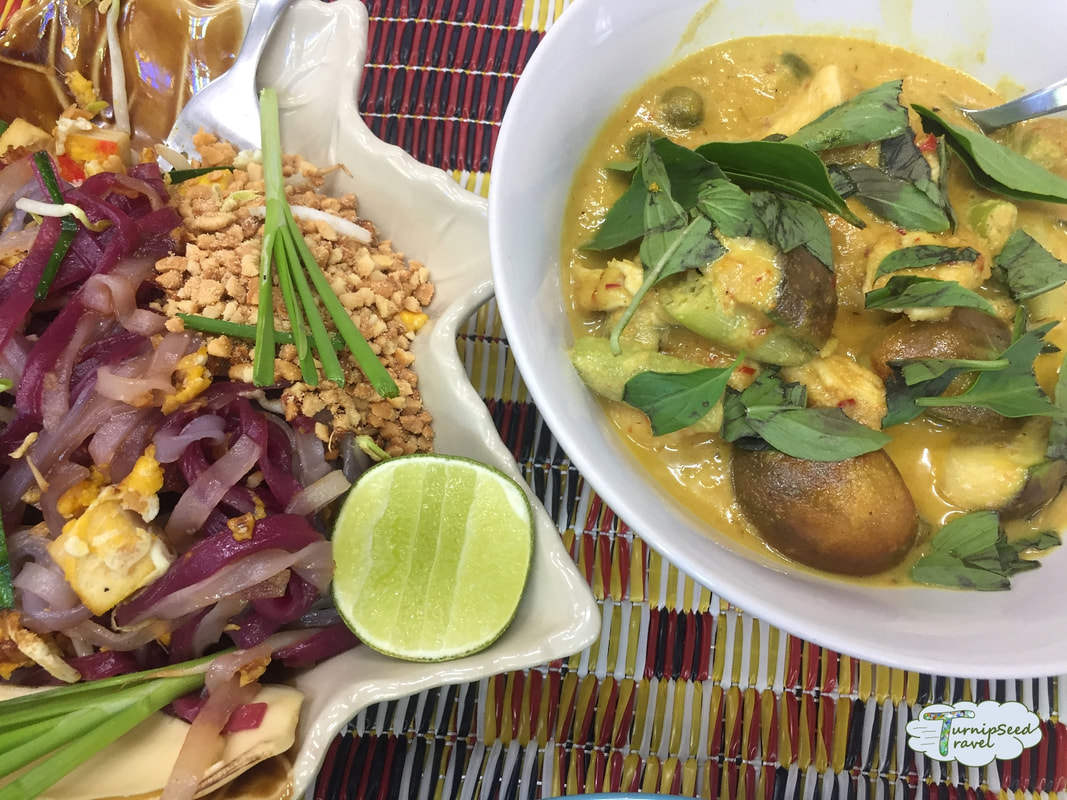 Cooking class Bangkok with pad Thai and chicken curry Picture