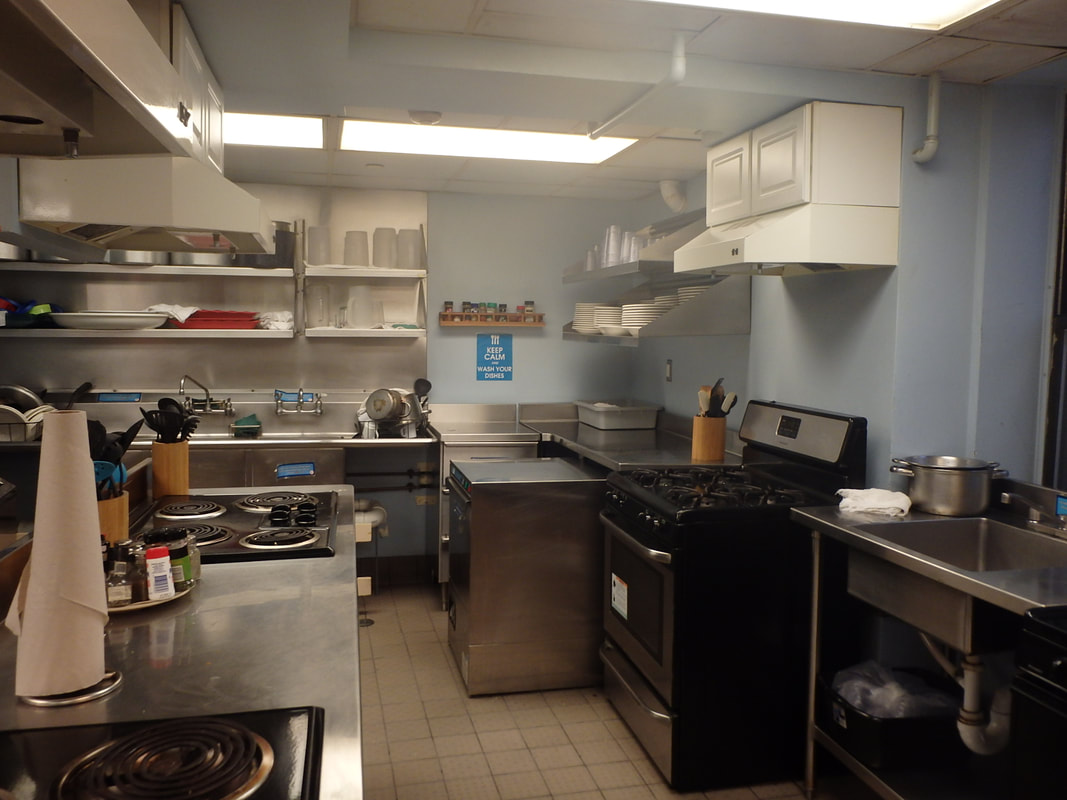 Cooking in a hostel kitchen: Inside the Washington DC hostel Picture