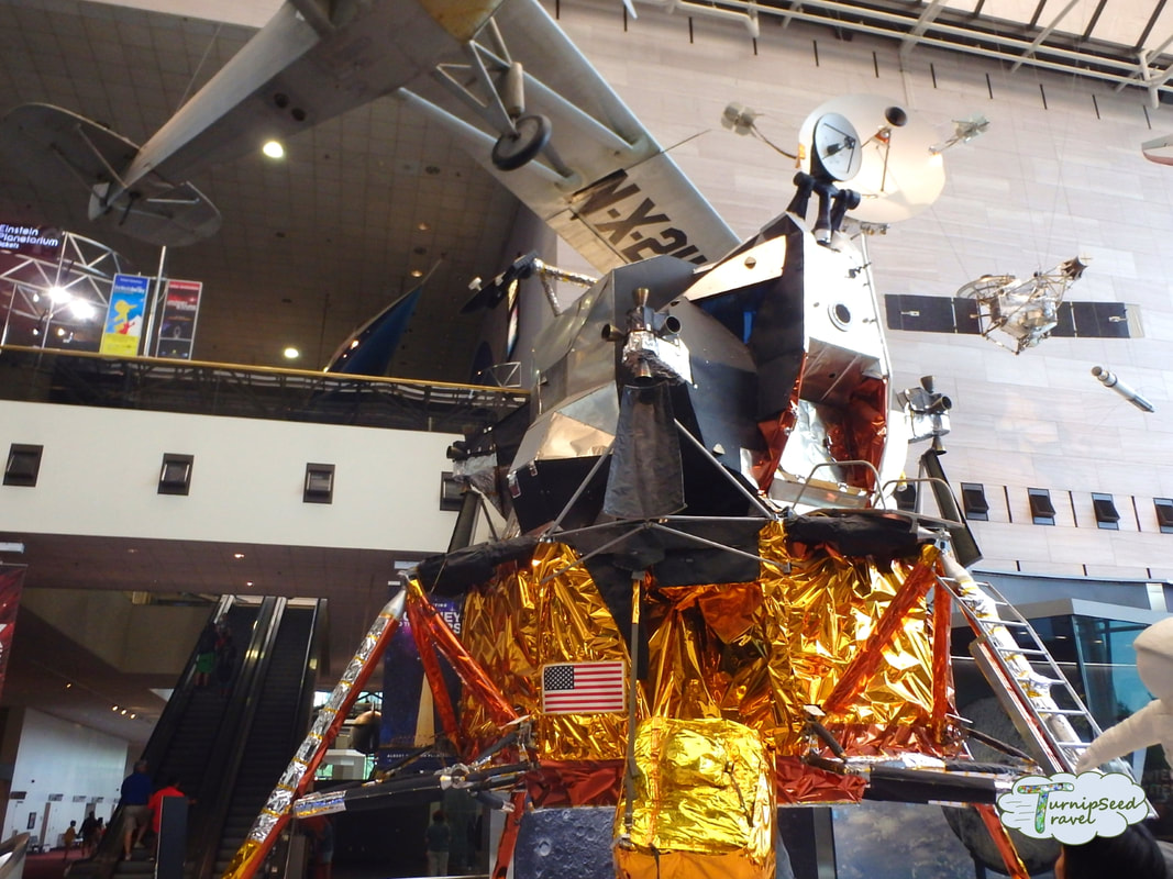 Spaceship lunar landing module at the Smithsonian Air and Space Museum Picture